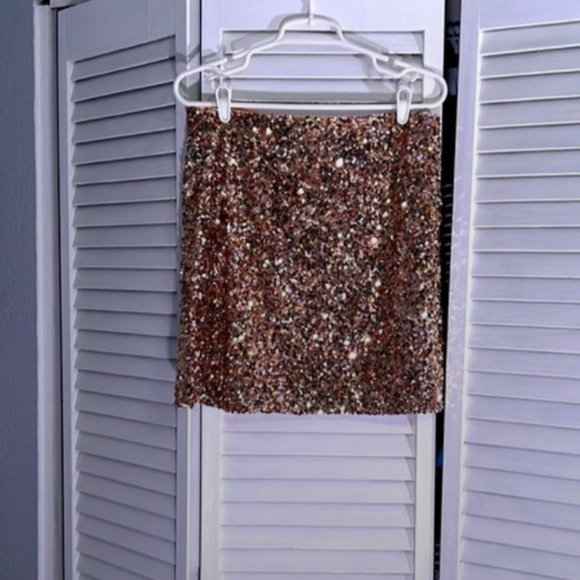 ASOS DESIGN sequin mini skirt in rose gold multi sequin SZ 10 - Picture 3 of 8